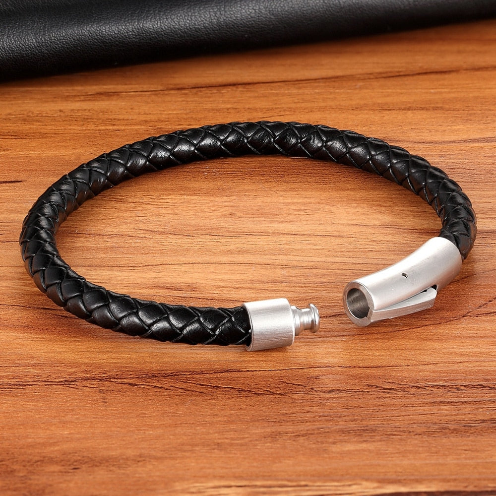 XQNI New Classic Style Leather Bracelet Simple Black Stainless Steel Button Neutral Accessories Hand-woven Jewelry Gifts