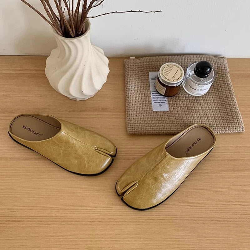 SUOJIALUN  New Women Slipper Fashion Flat Heel Slip On Mules Shoes  Split Toe Shallow Slip On Casual Slides Shoes